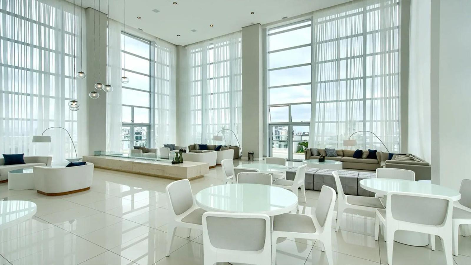 Apartamento Espacoso Com Varanda - Brooklin