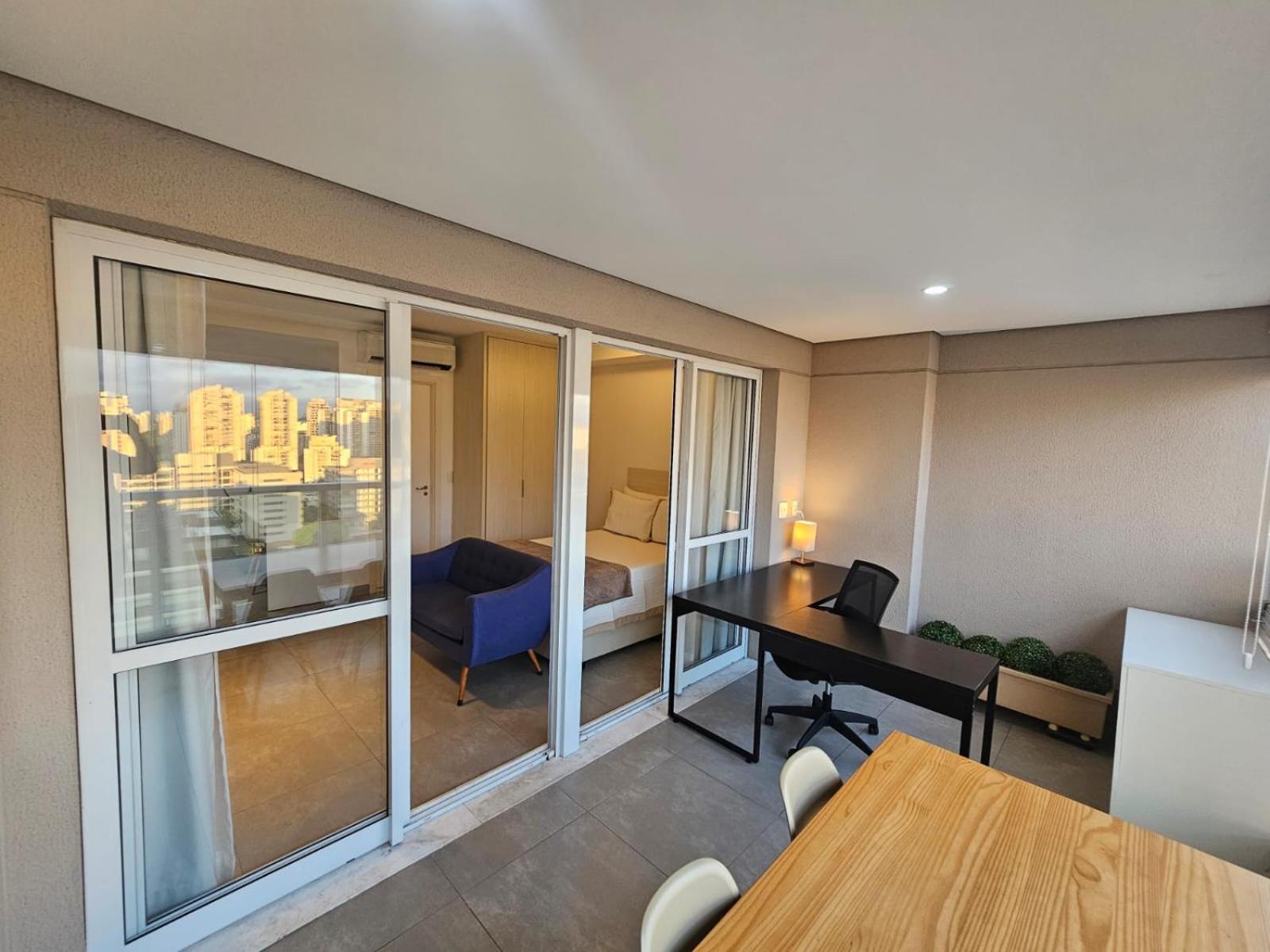 Espacoso Com Varanda - Brooklin Apartamento São Paulo